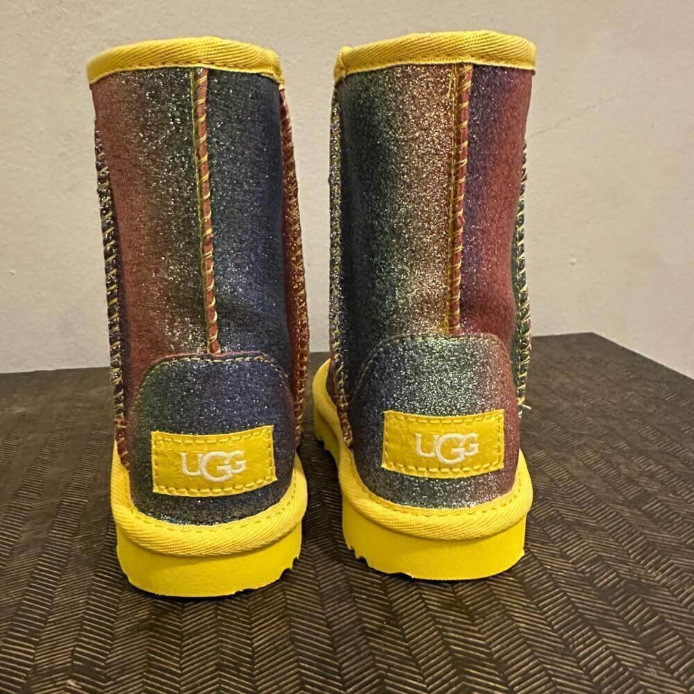 New UGG Kids' Classic II Glitter Rainbow Boots in Size 7 - Picture 4 of 8